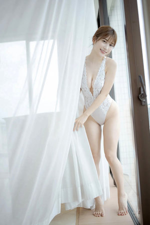 直男被扒开双腿狂